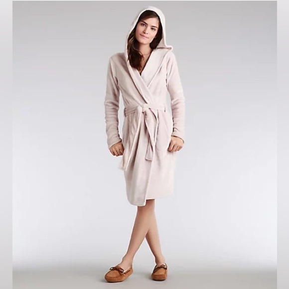 UGG Women’s Miranda Fleece RobeColor: MoonbeamNEW/NWOT!! 🩵🩵
